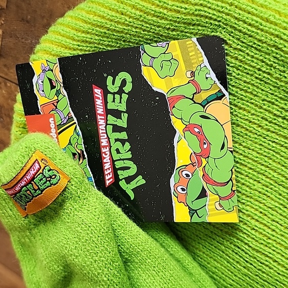 Teenage Mutant Ninja Turtles Licensed Toddler Knit Beanie Hat & Mitten Set - Picture 3 of 8